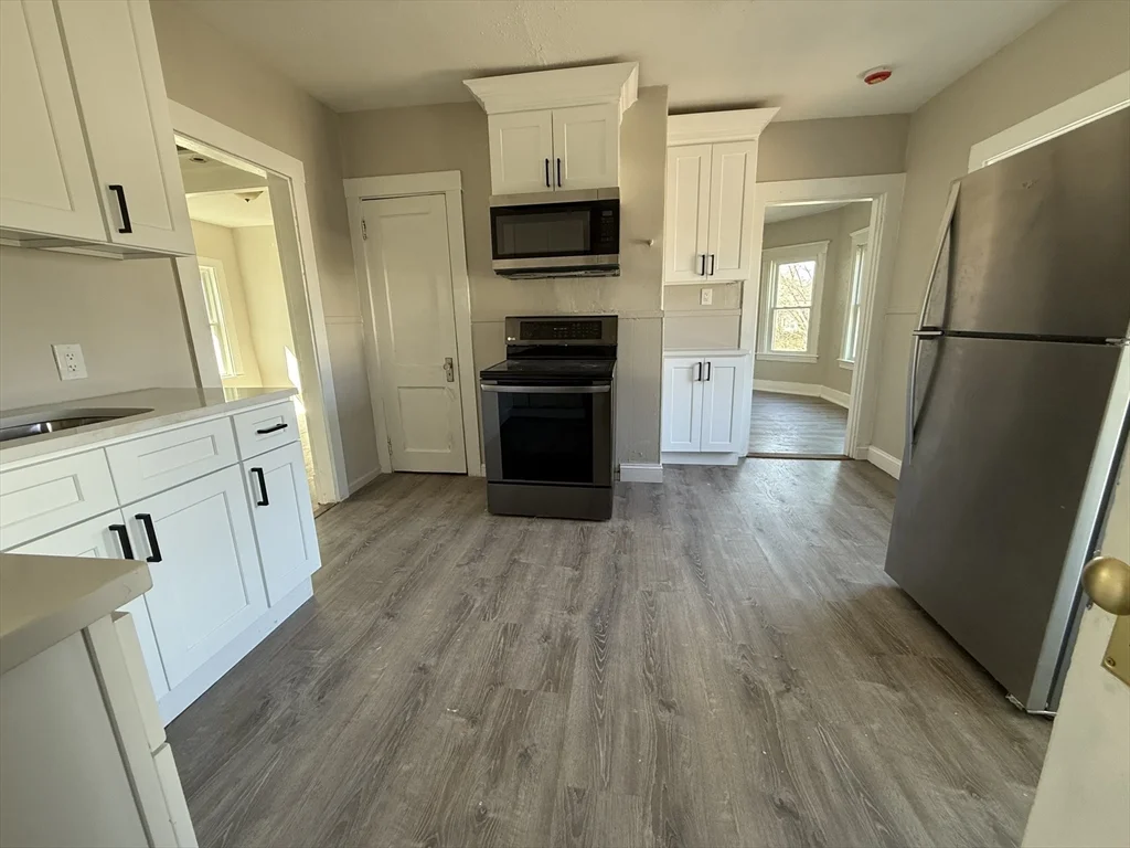 5 bed, 1 bath apartment for rent at 68 Ash St Unit 2, Brockton — photo 4 of 19