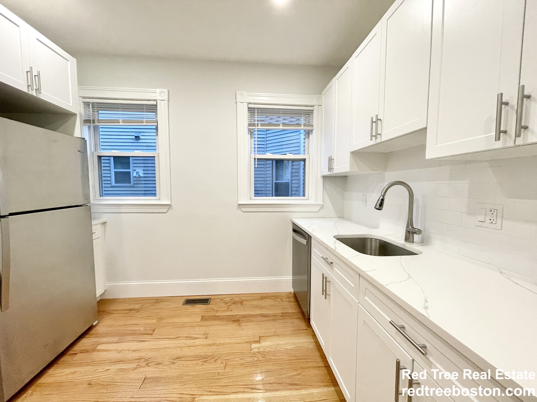 3 bed, 1 bath apartment for rent at 68 Bakersfield St Unit 1, Dorchester — photo 4 of 21