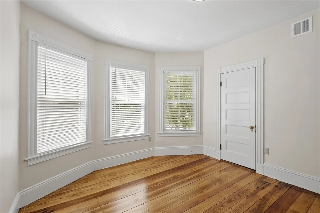 1 bed, 1 bath apartment for rent at 68 Banks St Unit 1A, Cambridge — photo 5 of 16