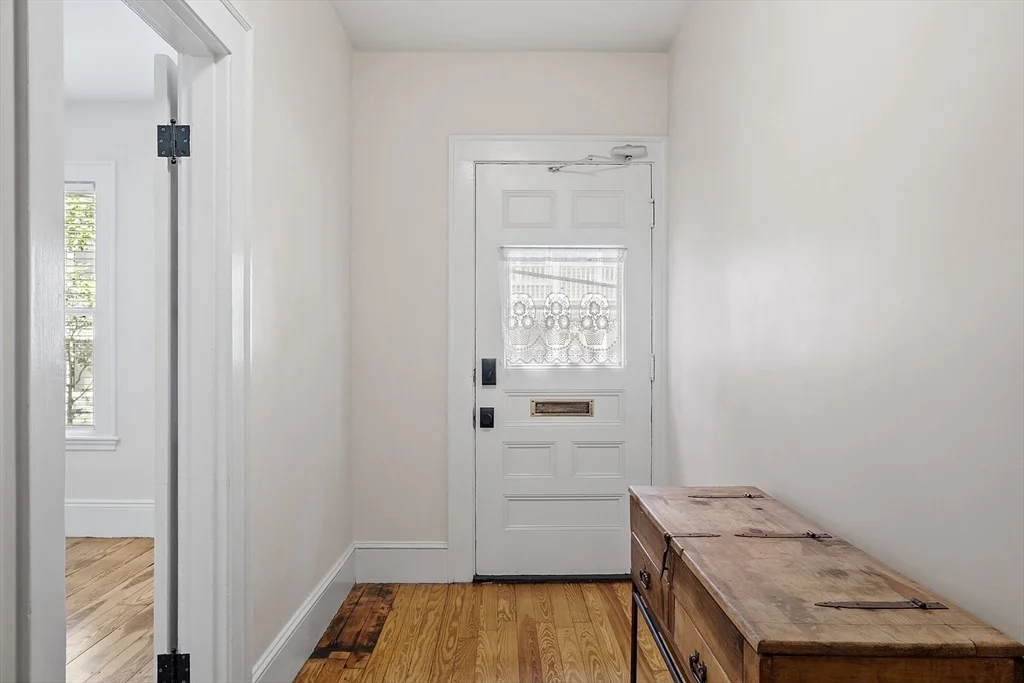 1 bed, 1 bath apartment for rent at 68 Banks St Unit 1A, Cambridge — photo 2 of 16