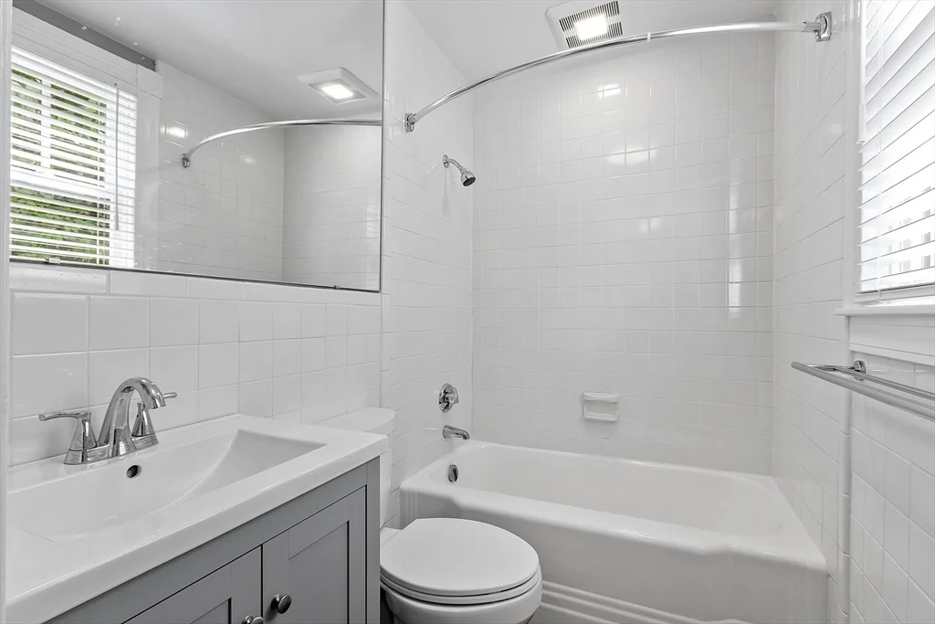 1 bed, 1 bath apartment for rent at 68 Banks St Unit 1A, Cambridge — photo 14 of 16