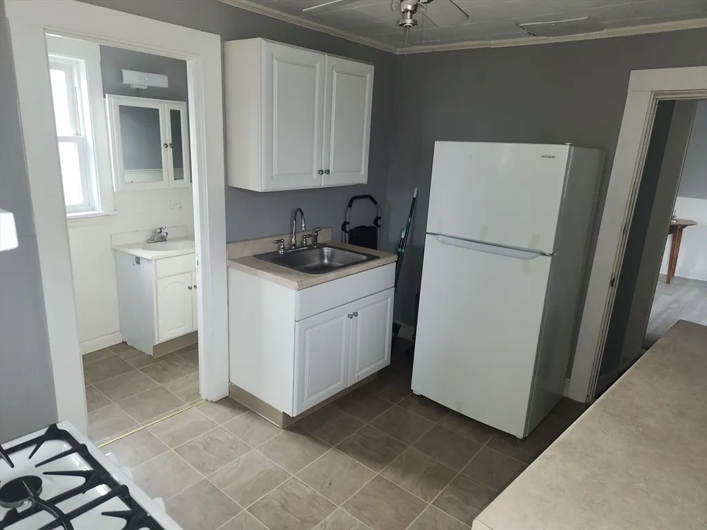 1 bed, 1 bath apartment for rent at 68 Beach Rd Unit 2, Winthrop Beach — photo 4 of 4