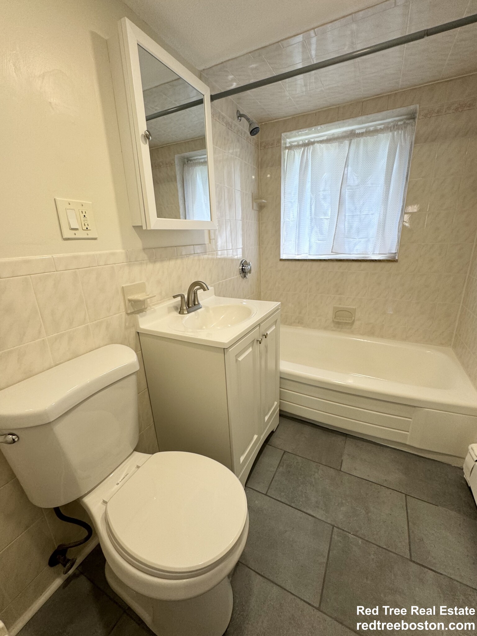 1 bed, 1 bath apartment for rent at 68 Bryon Rd Unit 2, West Roxbury — photo 13 of 14