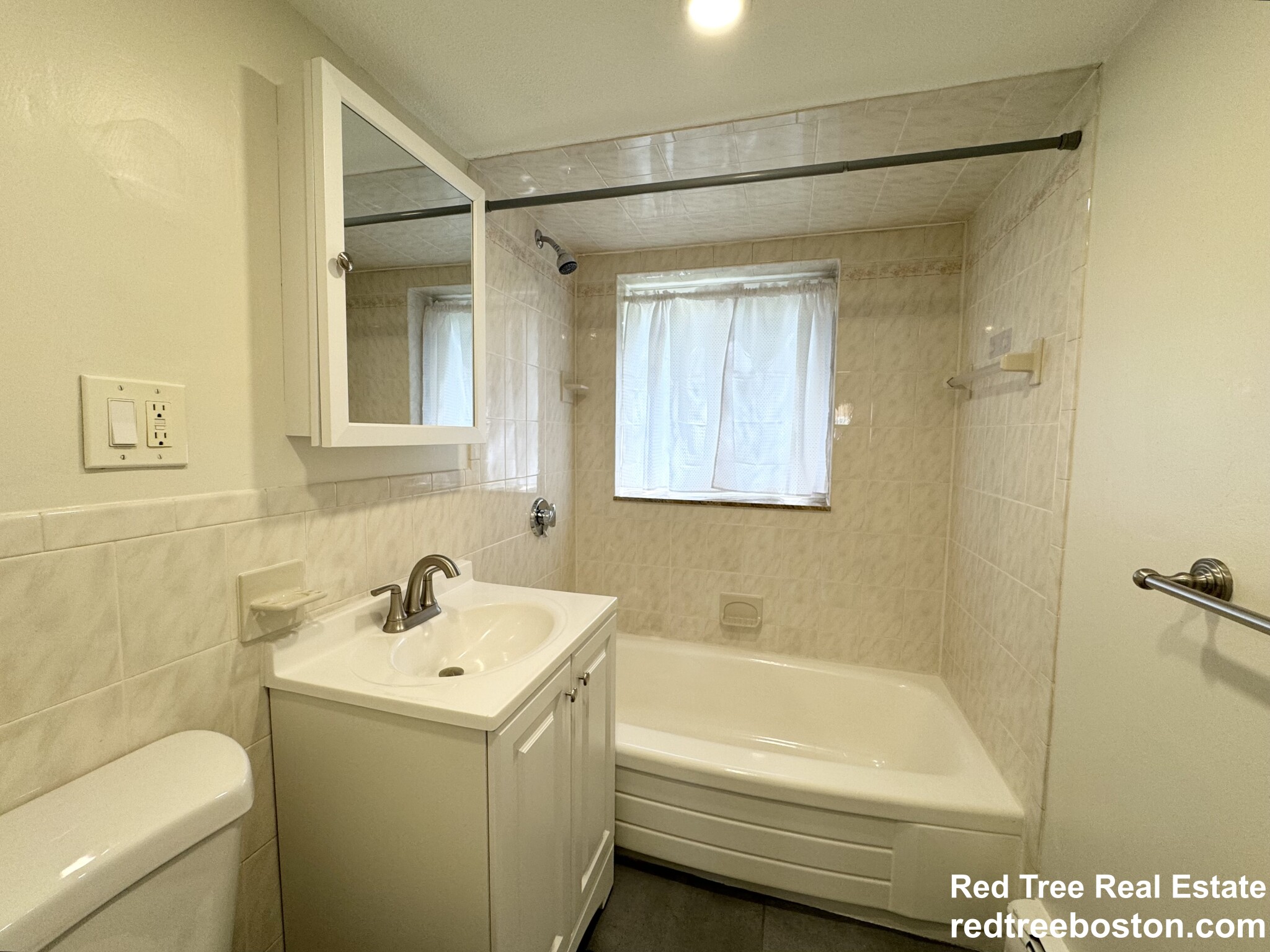 1 bed, 1 bath apartment for rent at 68 Bryon Rd Unit 2, West Roxbury — photo 12 of 14