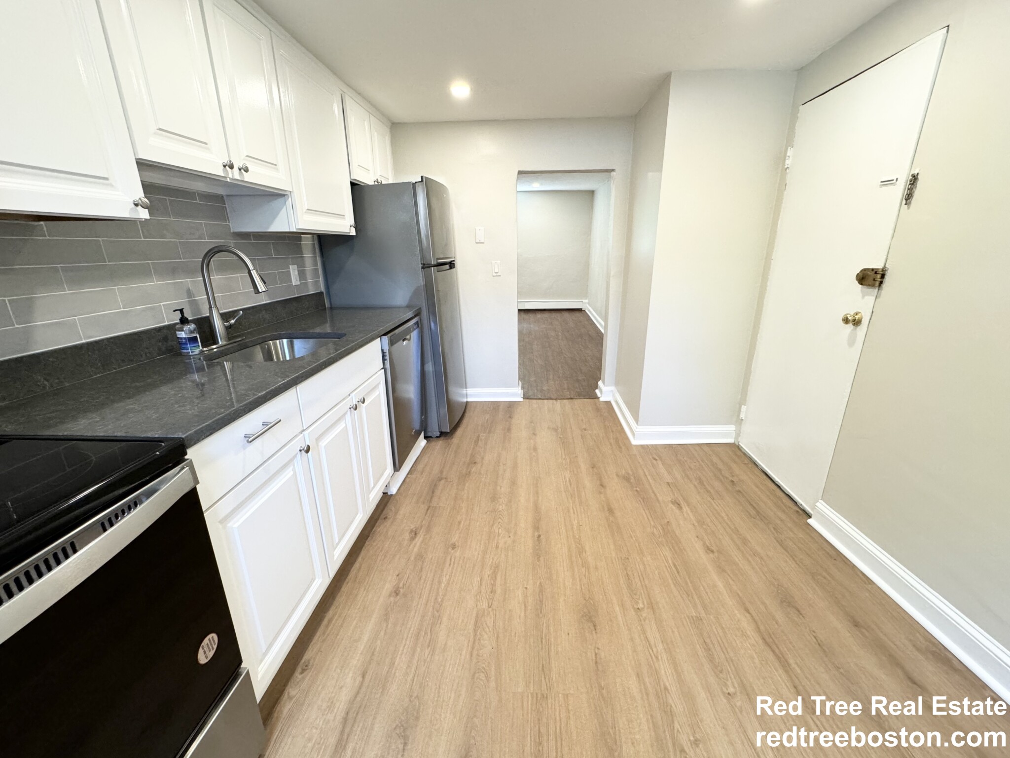 1 bed, 1 bath apartment for rent at 68 Bryon Rd Unit 2, West Roxbury — photo 3 of 14