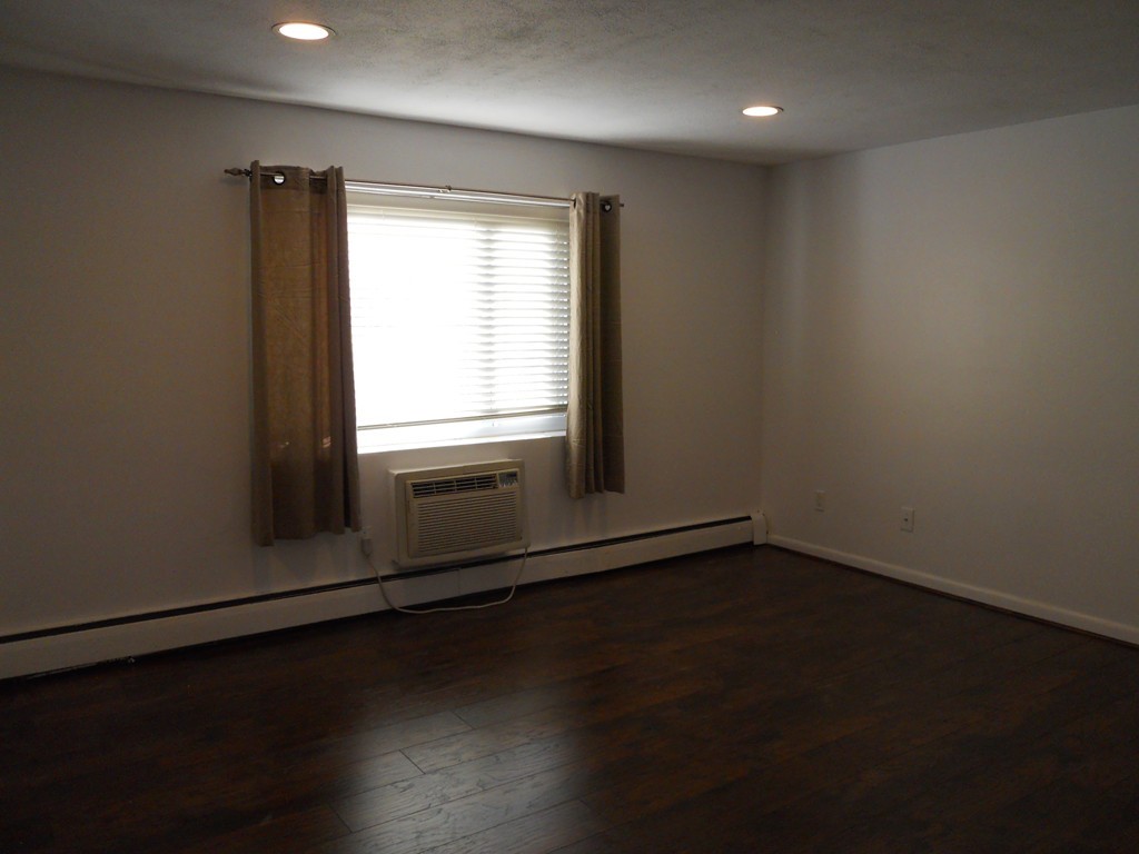 1 bed, 1 bath apartment for rent at 68 Bryon Rd Unit 5, West Roxbury — photo 4 of 9