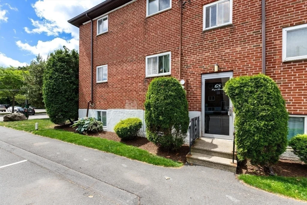 1 bed, 1 bath apartment for rent at 68 Bryon Rd Unit 5, West Roxbury