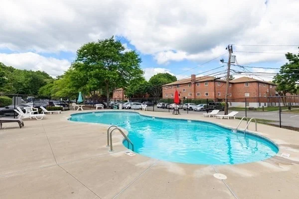 1 bed, 1 bath apartment for rent at 68 Bryon Rd Unit 5, West Roxbury — photo 8 of 9