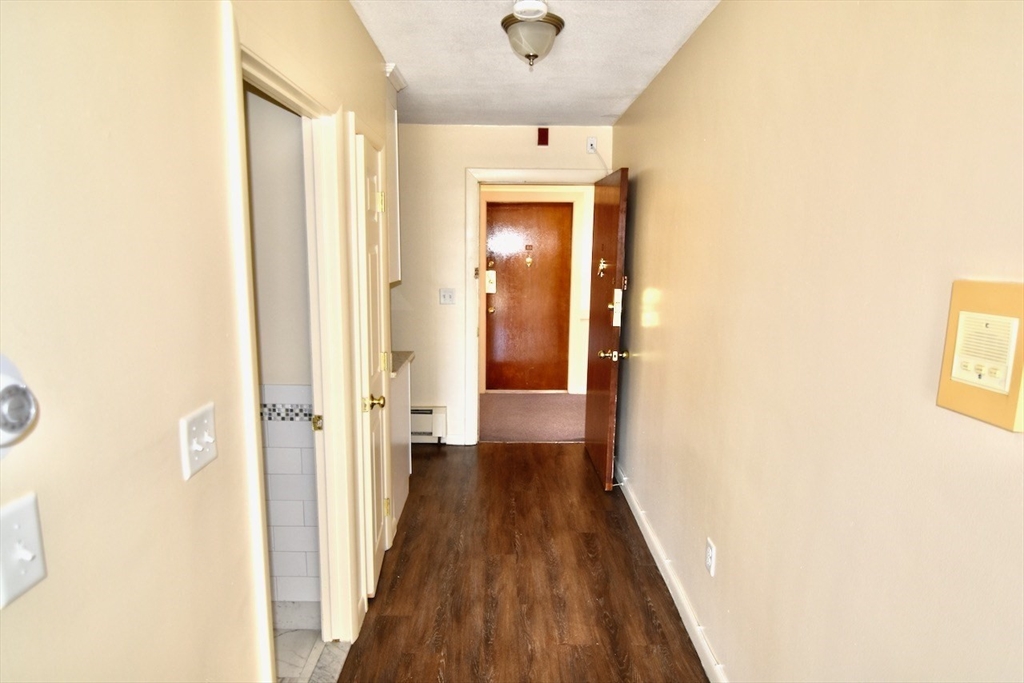 Studio bed, 1 bath apartment for rent at 68 Butler St Unit D4, Dorchester — photo 6 of 11