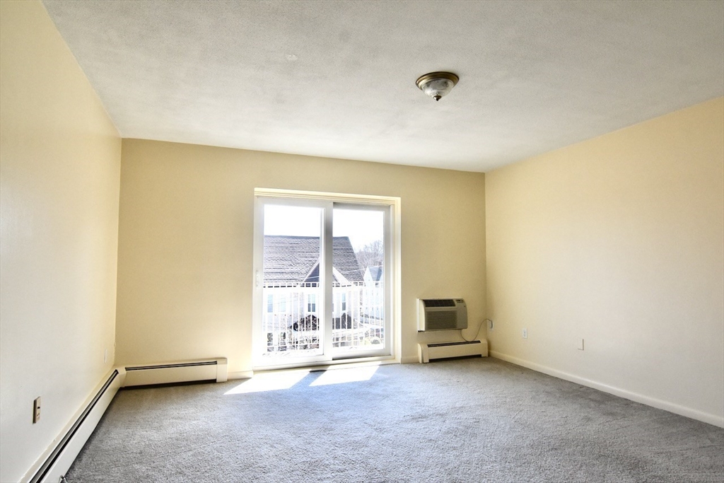 Studio bed, 1 bath apartment for rent at 68 Butler St Unit D4, Dorchester — photo 4 of 11