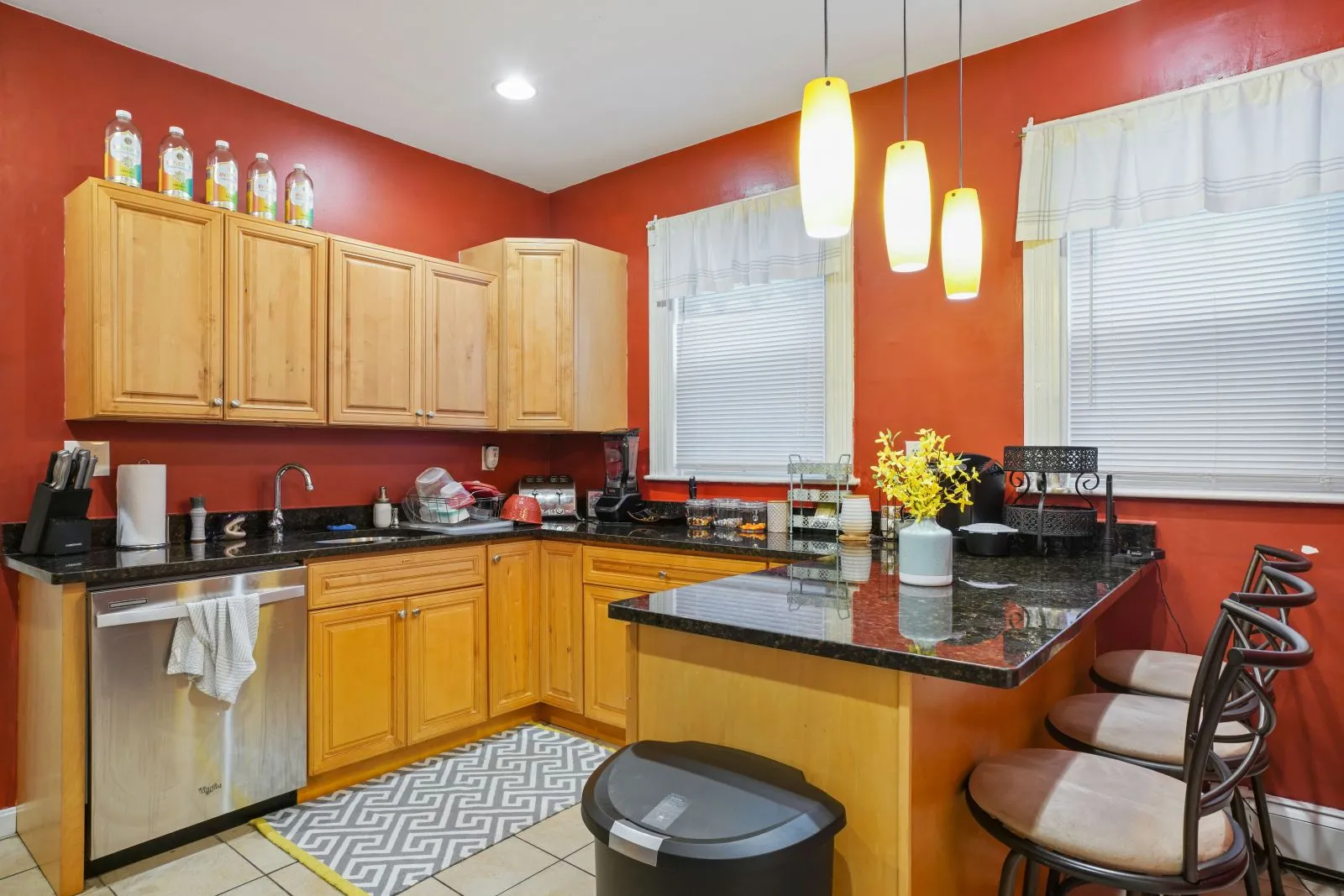 3 bed, 1 bath apartment for rent at 68 Calumet St Unit 1, Mission Hill — photo 4 of 37