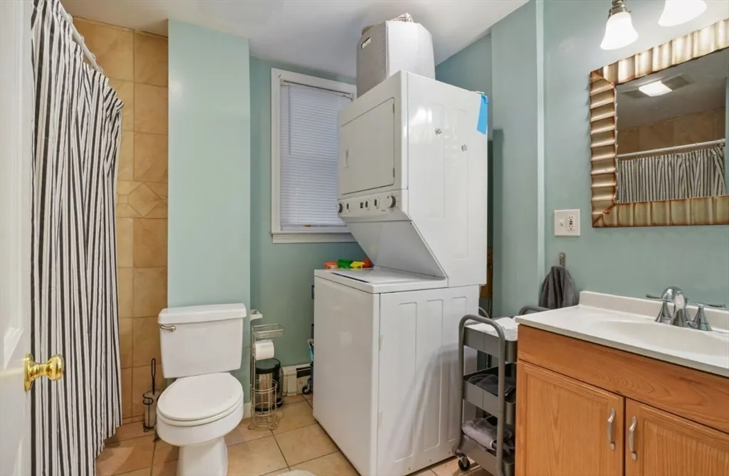 4 bed, 1 bath apartment for rent at 68 Calumet St Unit 3, Mission Hill — photo 8 of 9