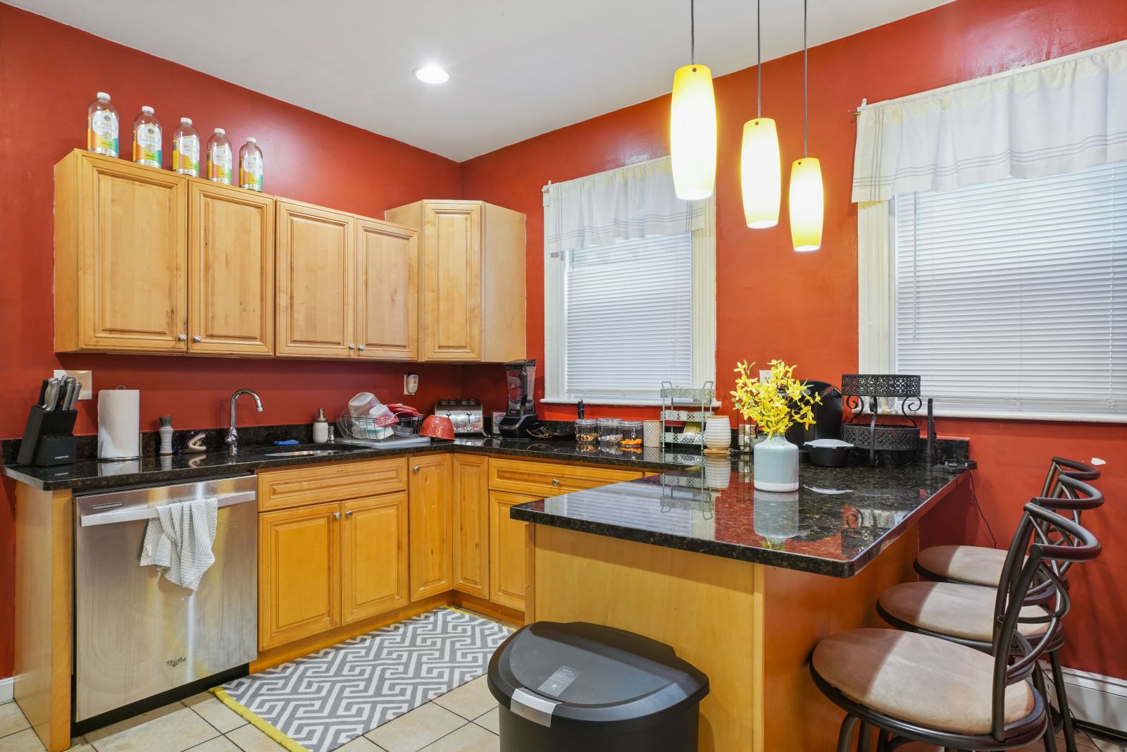 4 bed, 1 bath apartment for rent at 68 Calumet St Unit 4, Mission Hill — photo 7 of 41