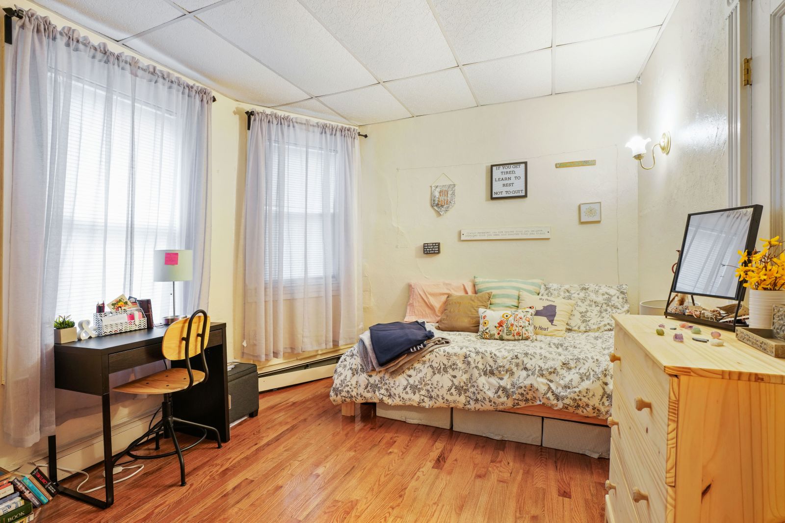 4 bed, 1 bath apartment for rent at 68 Calumet St Unit 5, Mission Hill — photo 6 of 41