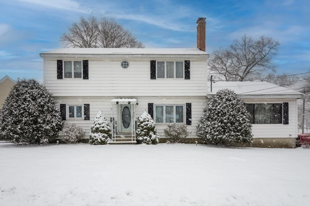 3 bed, 1 bath apartment for rent at 68 Central St Unit 2, Woburn