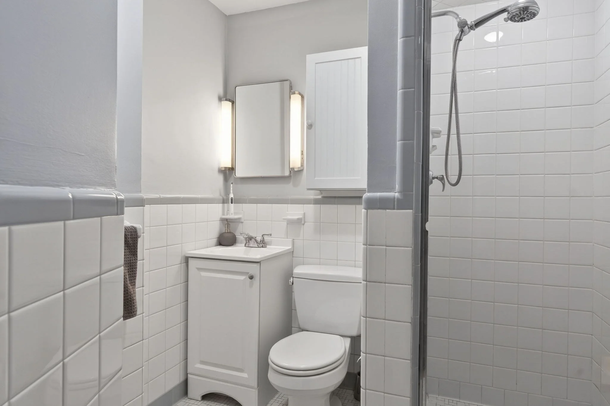 2 bed, 1 bath apartment for rent at 68 Chestnut St Unit 2, Beacon Hill — photo 15 of 16