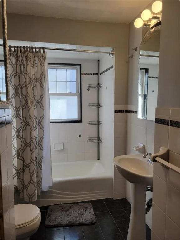 3 bed, 1 bath apartment for rent at 68 Converse Unit 2, Bell Rock — photo 6 of 14
