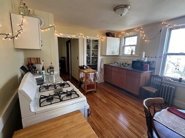 3 bed, 1 bath apartment for rent at 68 Conz St Unit 2, Northampton — photo 1 of 11