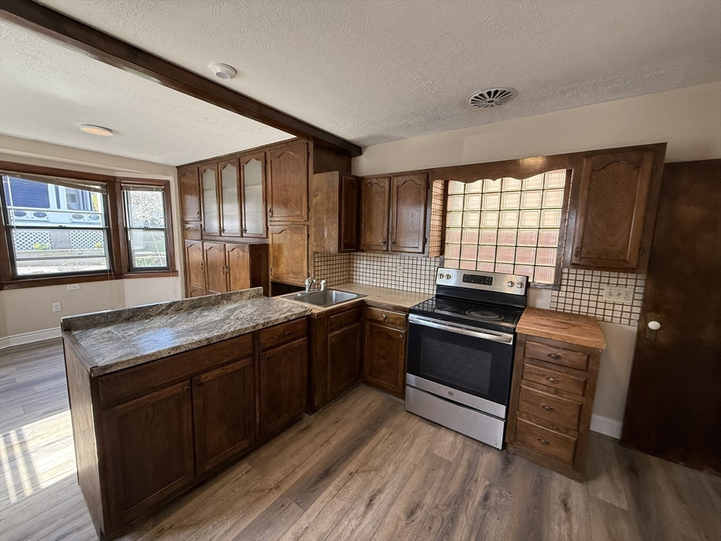 2 bed, 2 bath apartment for rent at 68 Court St Unit 2, Plymouth — photo 9 of 26