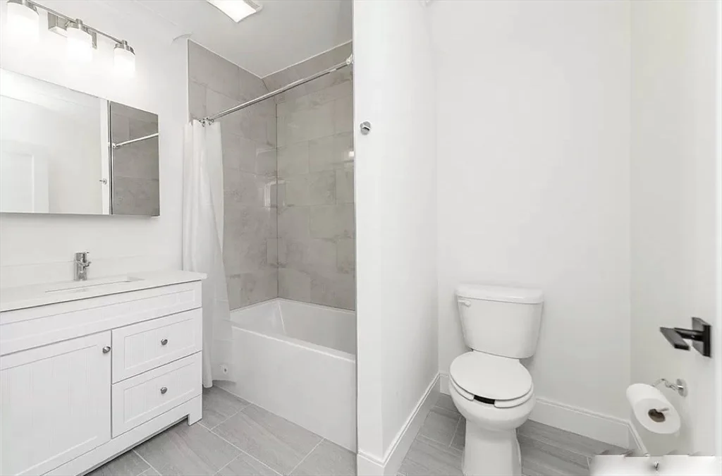 3 bed, 2 bath apartment for rent at 68 Day St Unit 1, Jamaica Plain — photo 6 of 10