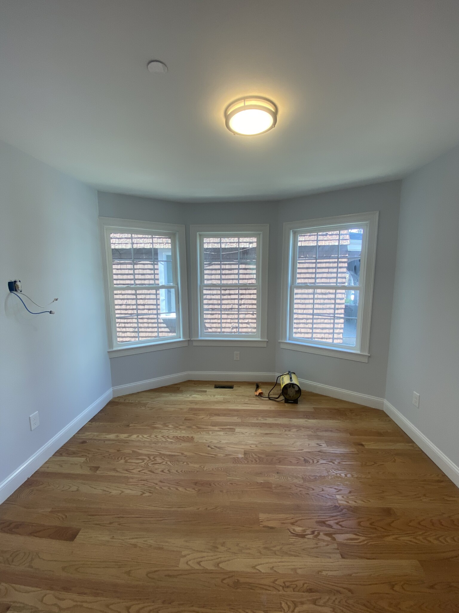 4 bed, 2 bath apartment for rent at 68 Dimick St Unit 1, Ward Two — photo 4 of 8
