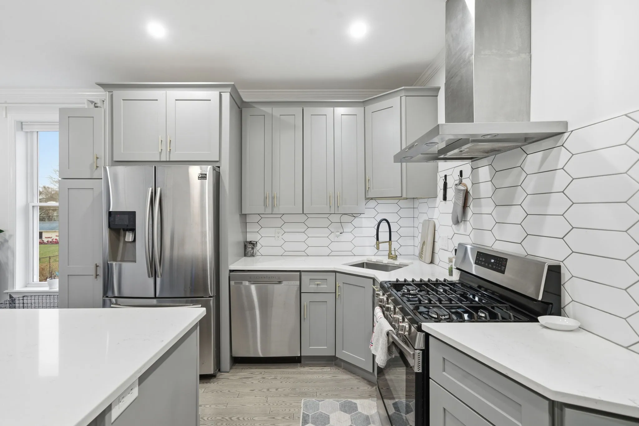 3 bed, 2 bath apartment for rent at 68 Edson St Unit 2, Dorchester — photo 2 of 31