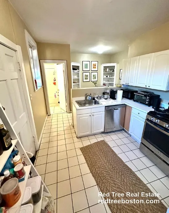 4 bed, 1 bath apartment for rent at 68 Egmont St Unit 1, North Brookline — photo 5 of 18