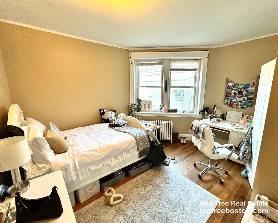 4 bed, 1 bath apartment for rent at 68 Egmont St Unit 1, North Brookline — photo 7 of 18