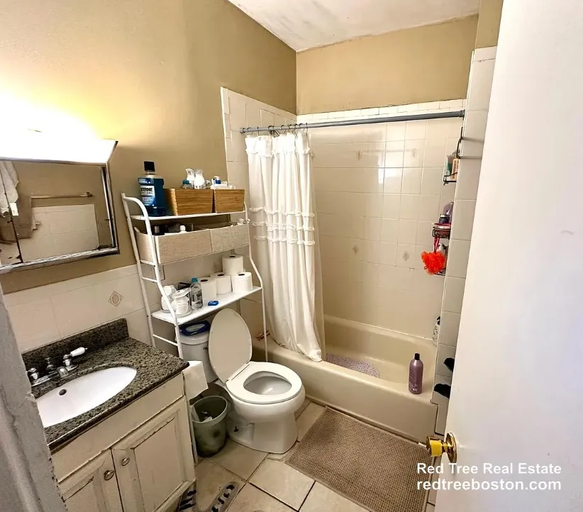 4 bed, 1 bath apartment for rent at 68 Egmont St Unit 1, North Brookline — photo 14 of 18