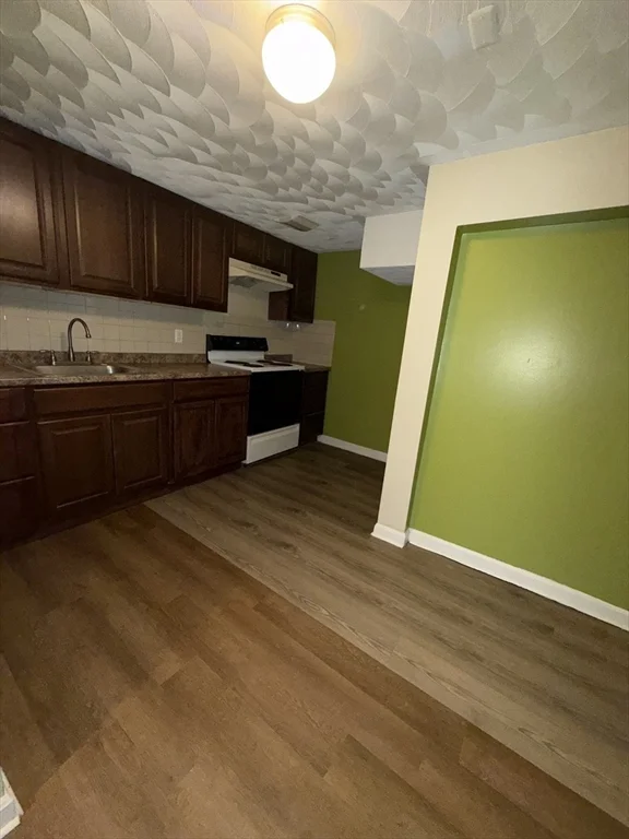 3 bed, 1 bath apartment for rent at 68 Elliot St Unit 68, Brockton — photo 6 of 13
