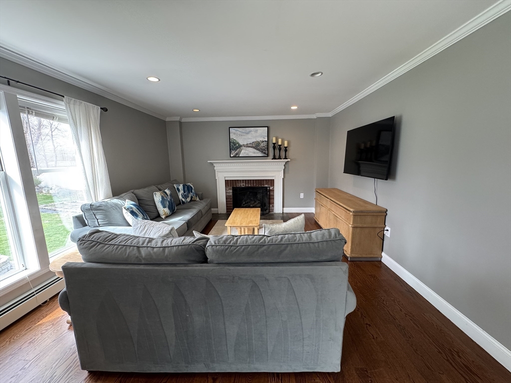 4 bed, 3 bath apartment for rent at 68 Elm St, Woburn — photo 6 of 41