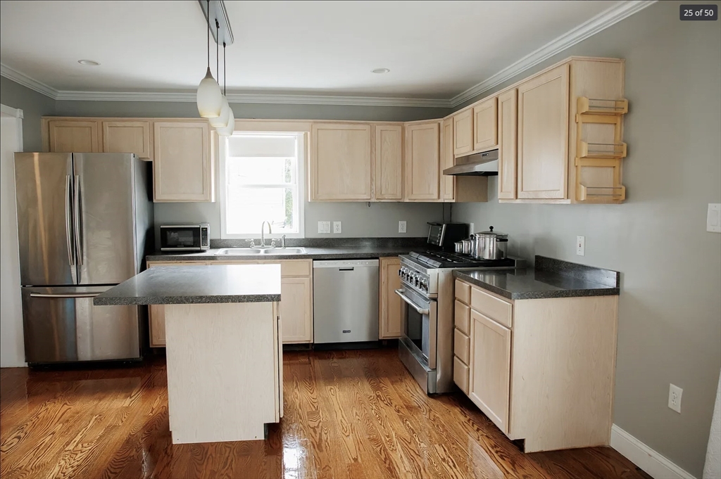4 bed, 3 bath apartment for rent at 68 Elm St, Woburn — photo 25 of 41