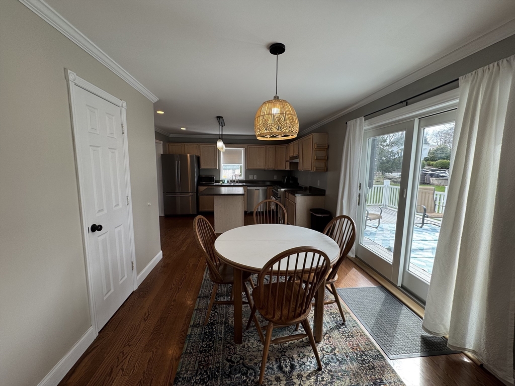 4 bed, 3 bath apartment for rent at 68 Elm St, Woburn — photo 4 of 41
