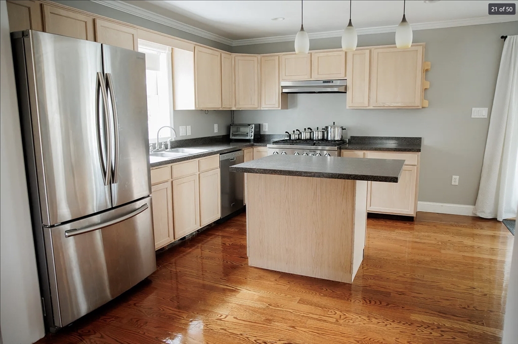 4 bed, 3 bath apartment for rent at 68 Elm St, Woburn — photo 24 of 41