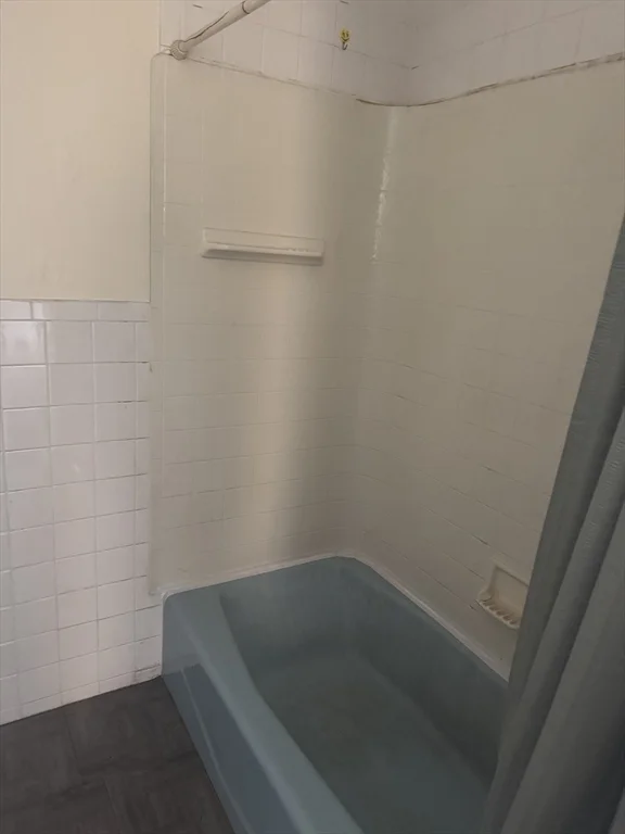 3 bed, 1 bath apartment for rent at 68 Gore St Unit 2, East Cambridge — photo 9 of 13