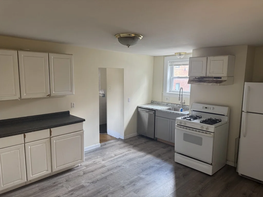 3 bed, 1 bath apartment for rent at 68 Gore St Unit 2, East Cambridge