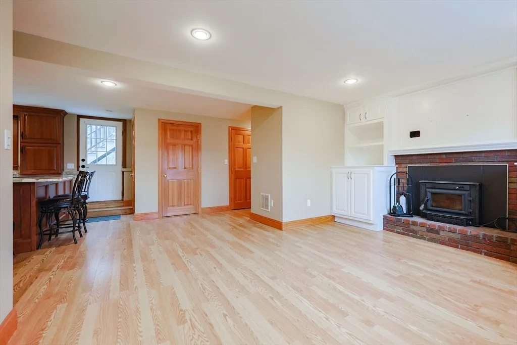 2 bed, 1 bath apartment for rent at 68 Greene St Unit A, Hopedale — photo 11 of 26
