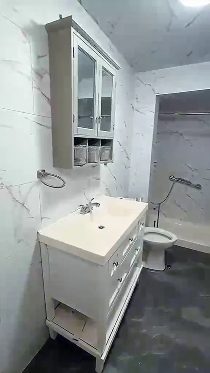 4 bed, 1 bath apartment for rent at 68 Grove St Unit 1, Stoughton — photo 8 of 9