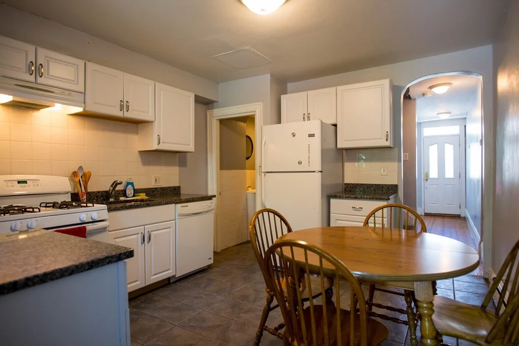 4 bed, 1.5 bath apartment for rent at 68 Hammond St, South End — photo 3 of 17