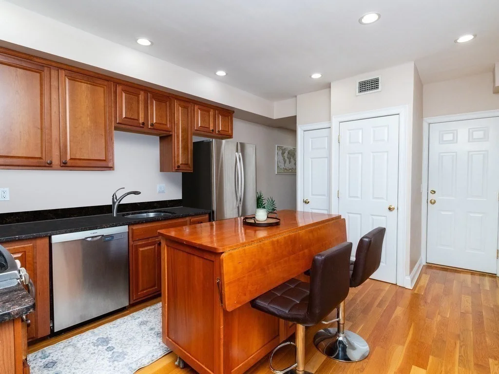 2 bed, 1 bath apartment for rent at 68 High St Unit 4, Charlestown — photo 5 of 14