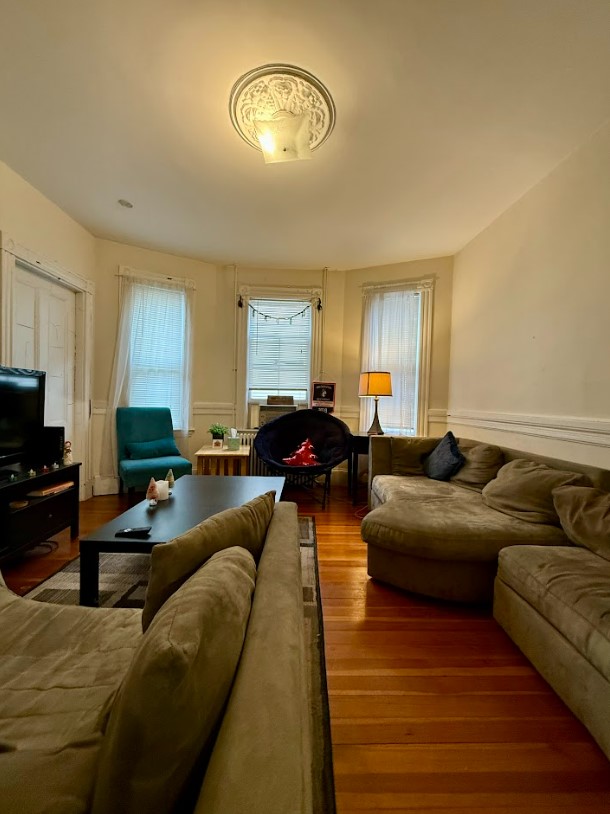 3 bed, 1 bath apartment for rent at 68 Hillside St Unit 2, Mission Hill — photo 6 of 11