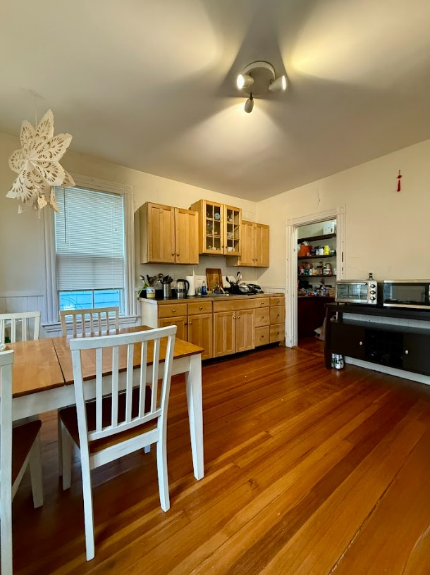 3 bed, 1 bath apartment for rent at 68 Hillside St Unit 2, Mission Hill — photo 4 of 11