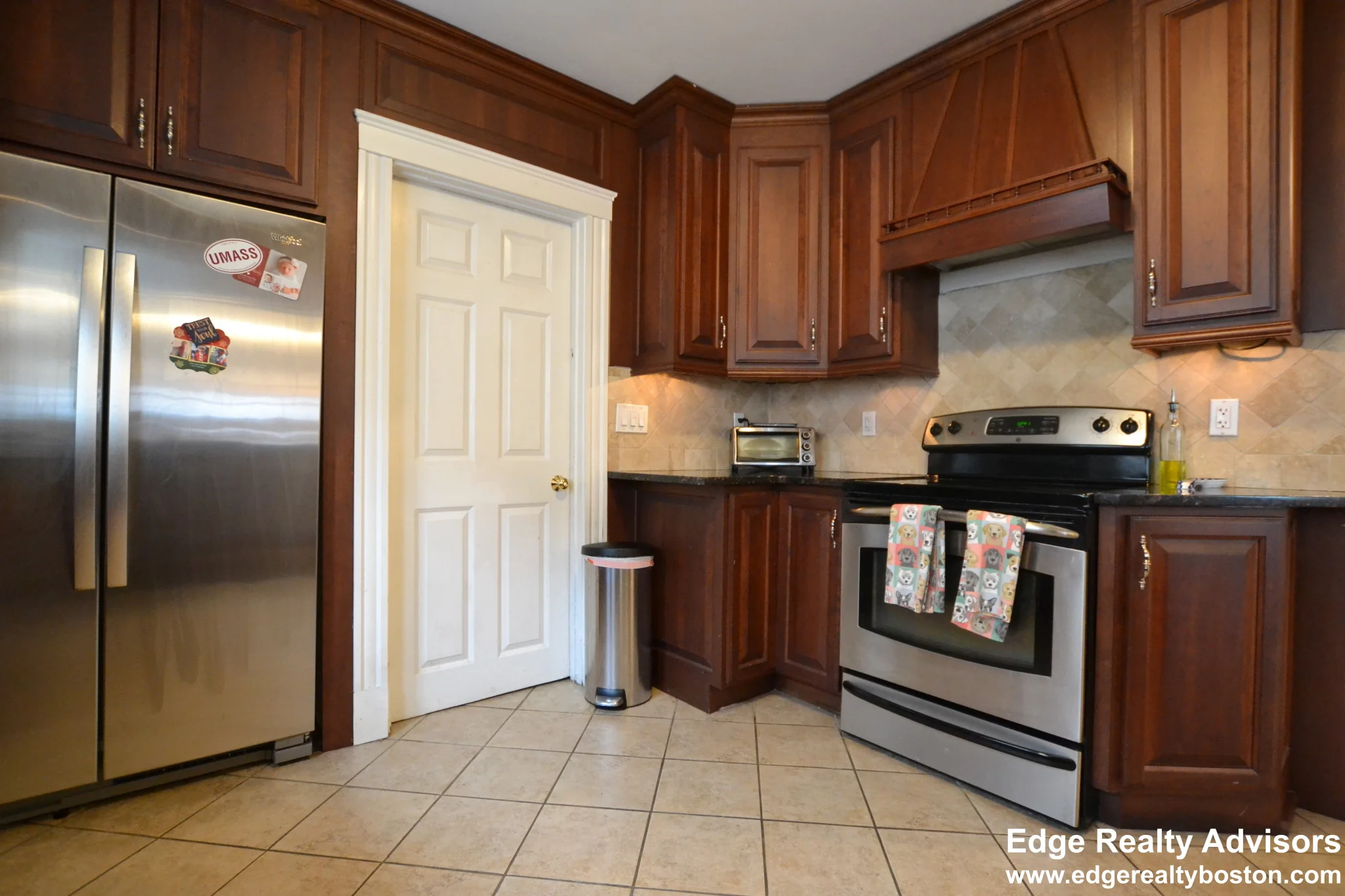 3 bed, 1 bath apartment for rent at 68 Hobart St Unit 1, Brighton — photo 5 of 10