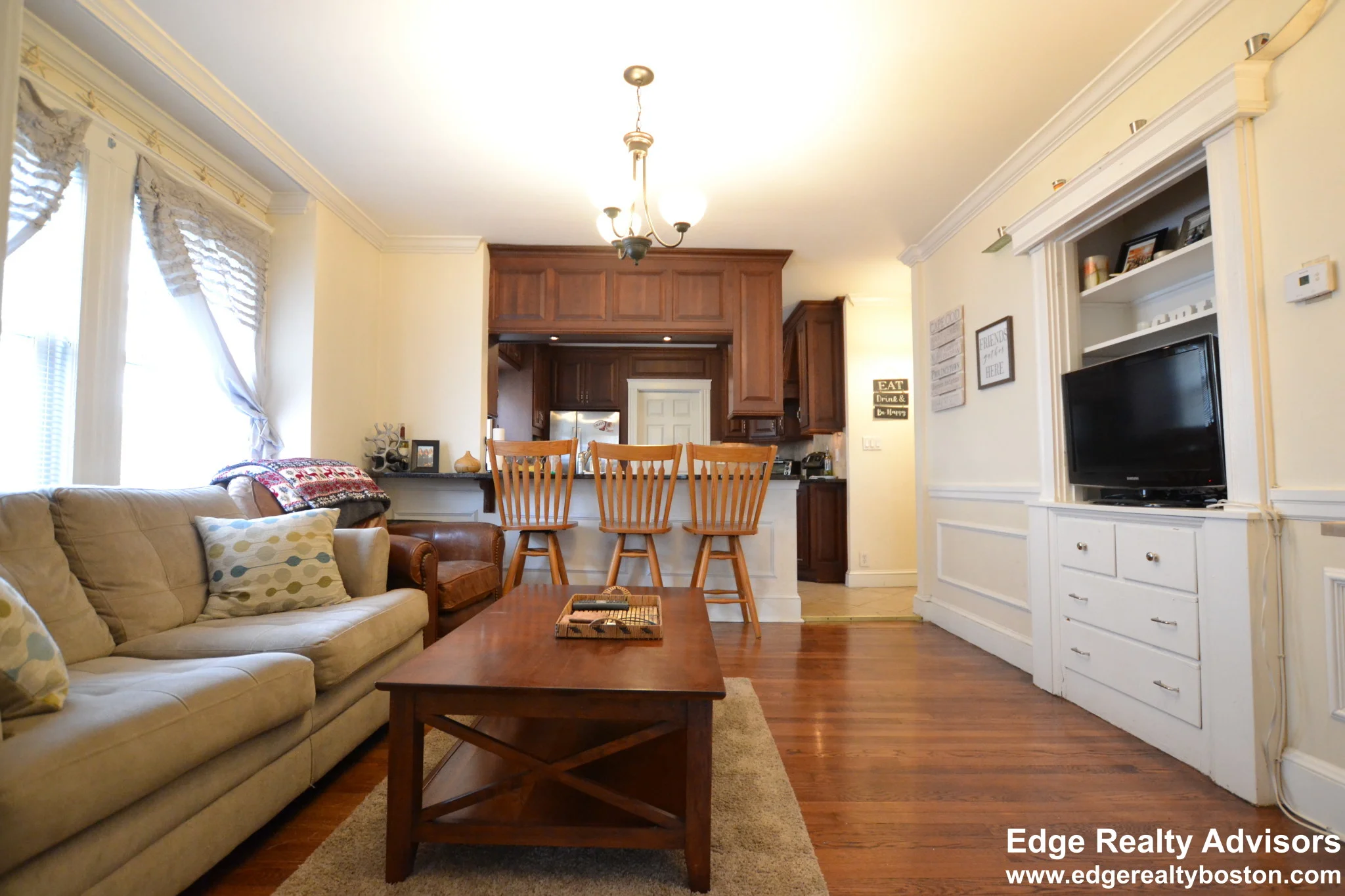 3 bed, 1 bath apartment for rent at 68 Hobart St Unit 1, Brighton — photo 2 of 10