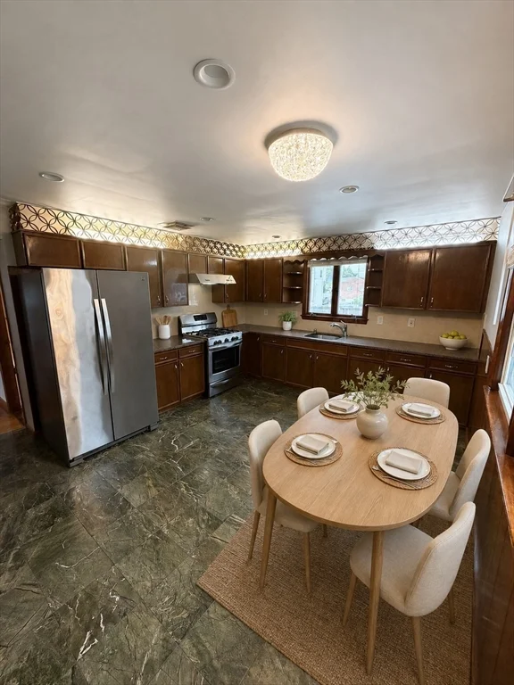 3 bed, 2 bath apartment for rent at 68 Keayne St, Beachmont — photo 4 of 12