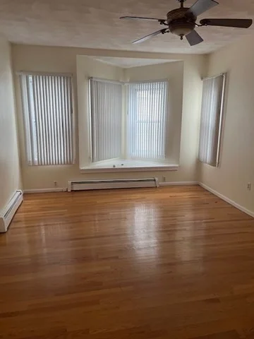 3 bed, 1 bath apartment for rent at 68 Kenmere Rd Unit 1, Glenwood — photo 4 of 13