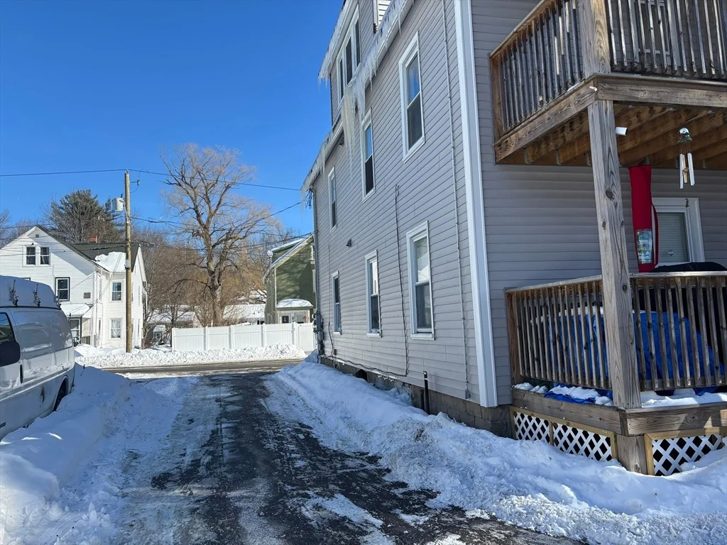 3 bed, 1 bath apartment for rent at 68 Laurel St Unit 2, Athol — photo 3 of 22