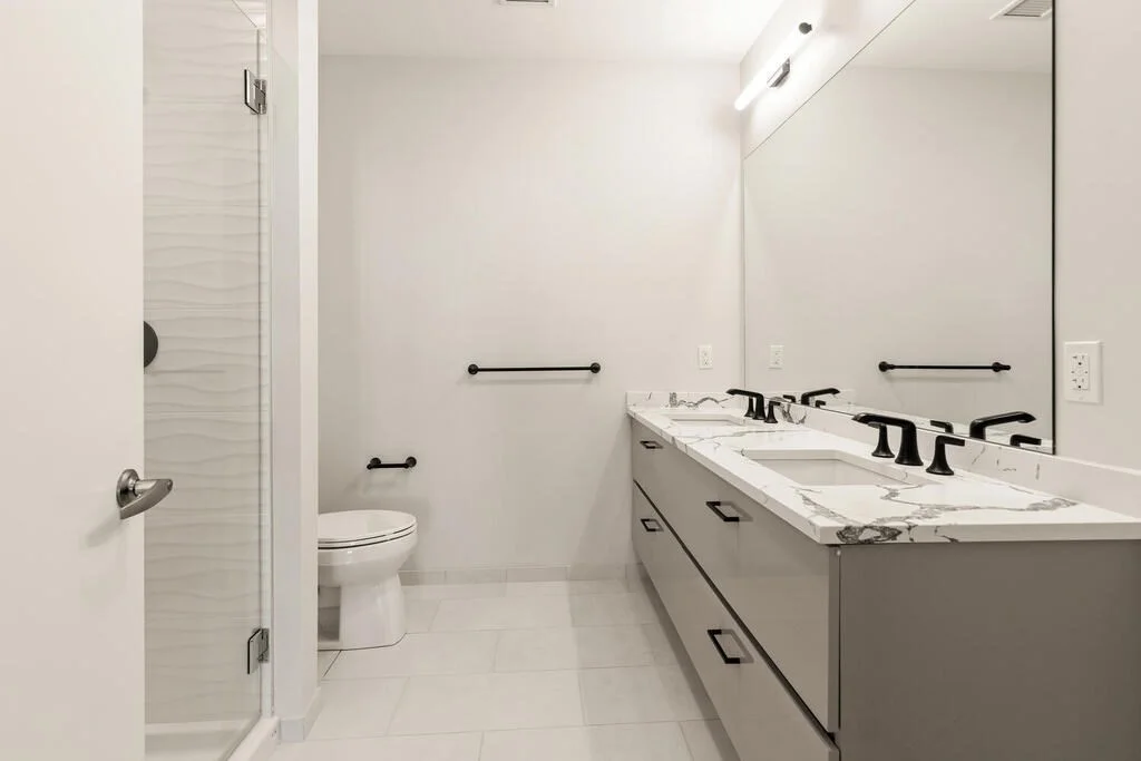 3 bed, 2 bath apartment for rent at 68 Los Angeles St Unit PH1, Nonantum — photo 4 of 12