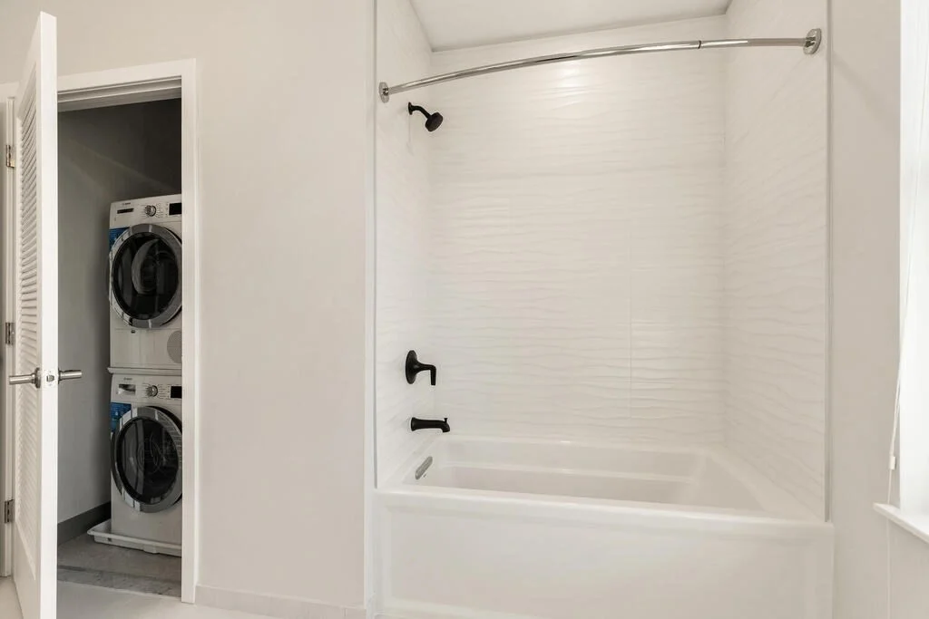 3 bed, 2 bath apartment for rent at 68 Los Angeles St Unit PH1A, Nonantum — photo 9 of 11