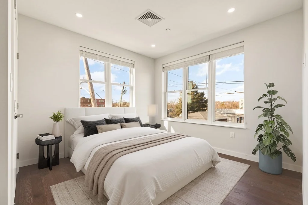 3 bed, 2 bath apartment for rent at 68 Los Angeles St Unit PH1A, Nonantum — photo 3 of 11